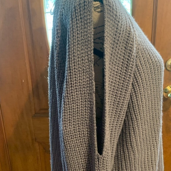 Ashley Stewart purple sweater with cut out sleeves and back size 2x EUC - Picture 2 of 4